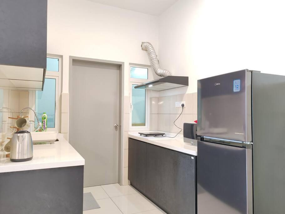 Pangsapuri M 2-7pax 200mbpswifi Near Mrt Lrt Hkl Ijn