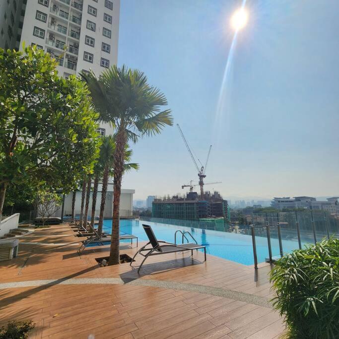 Pangsapuri M 2-7pax 200mbpswifi Near Mrt Lrt Hkl Ijn Kuala Lumpur