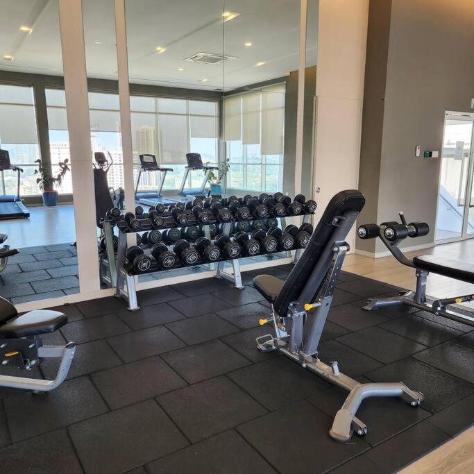 Pangsapuri M 2-7pax 200mbpswifi Near Mrt Lrt Hkl Ijn Kuala Lumpur